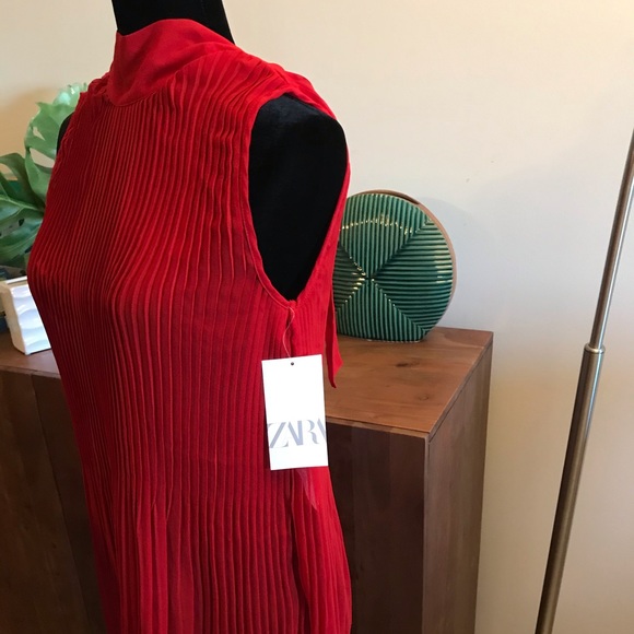 Zara Red Pleated Top with Tie Closure - Picture 5 of 15